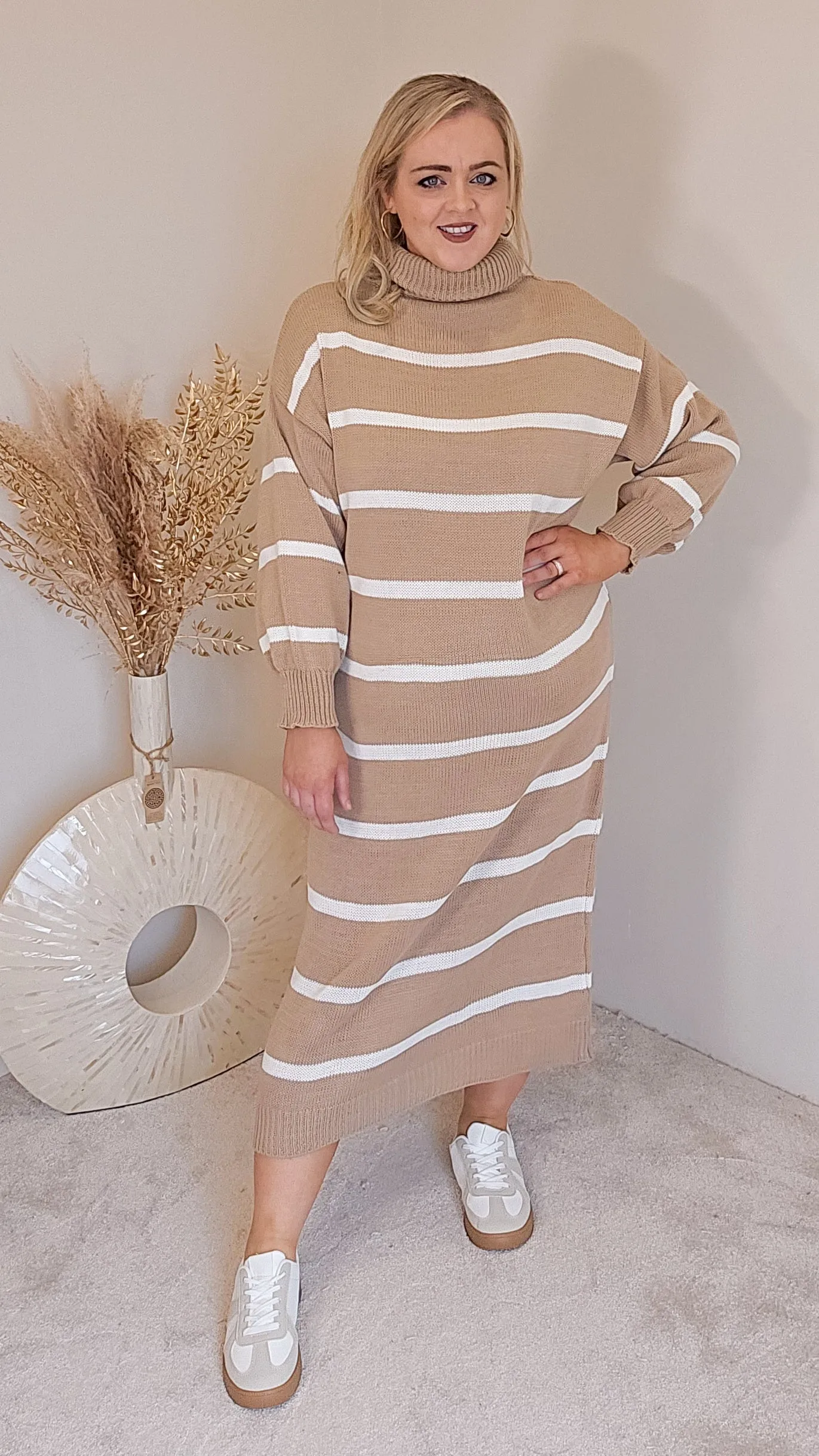 Klara Tan/White Knit Dress